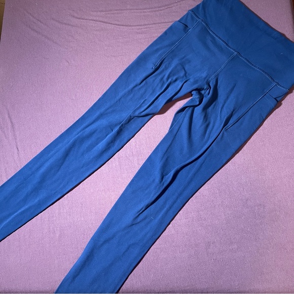 Athleta Pants - Athleta Salutation Stash Pocket II Tight Leggings in Blue - Size XS Pockets